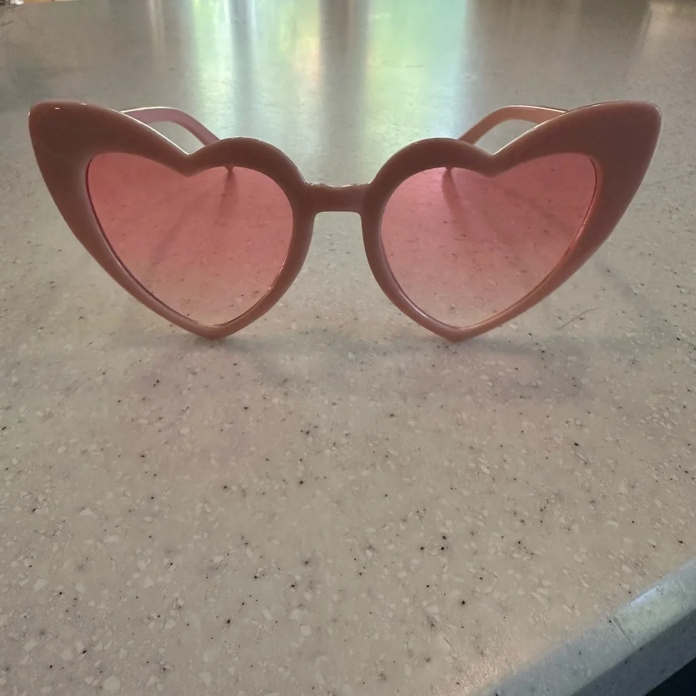 Women’s Pink Heart Sunglasses! Cute! Wedding, Bachelorette Party, Valentines!